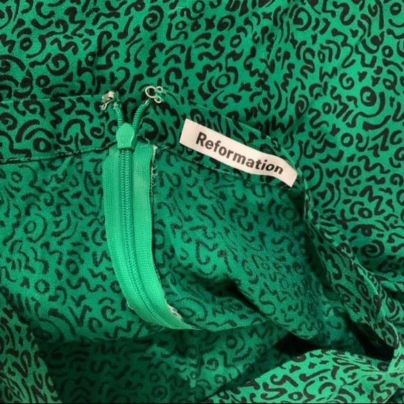 Reformation Bea skirt in “jitterbug print” - Picture 10 of 16